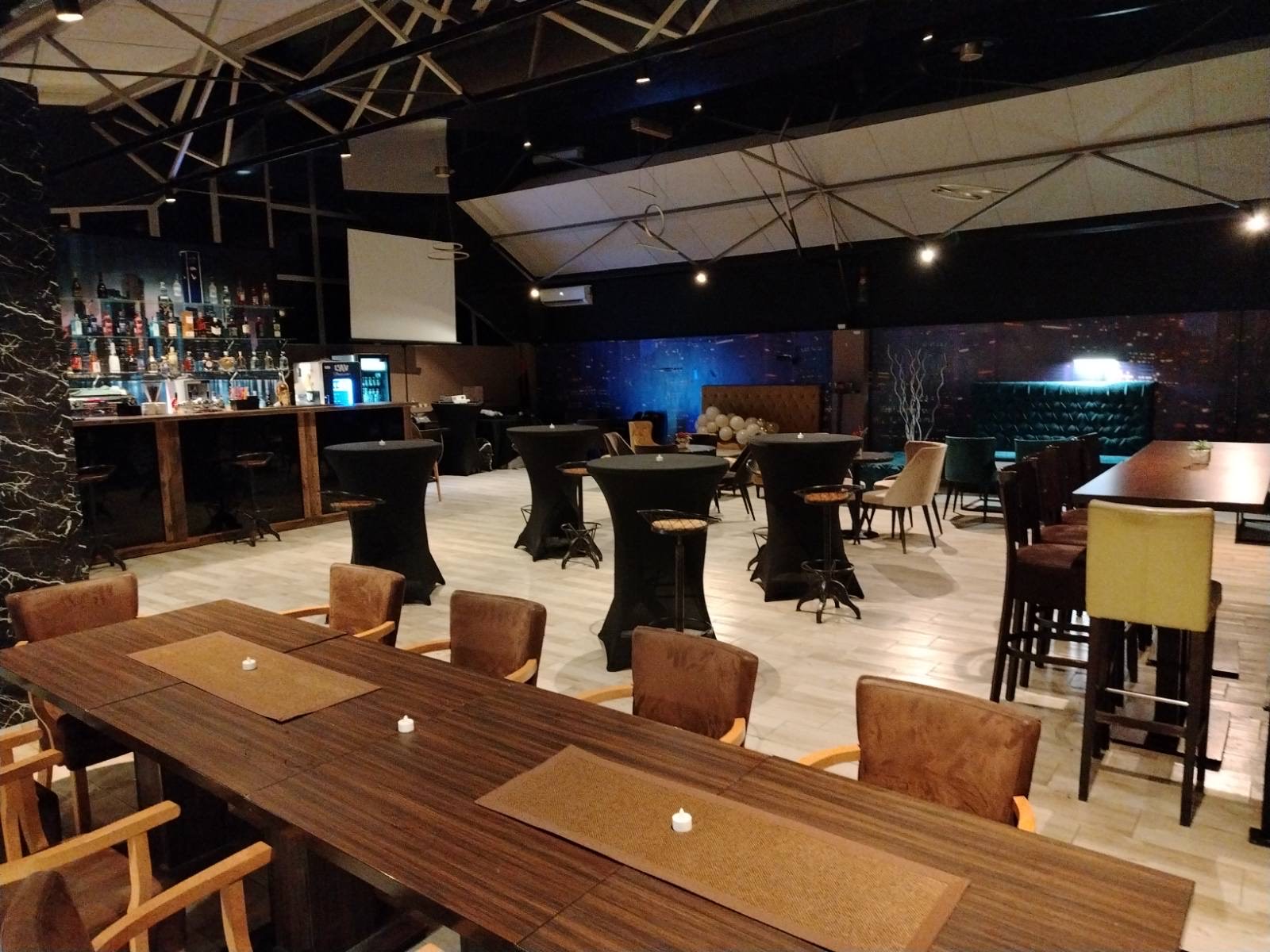 Afrika Bar — fotografija b